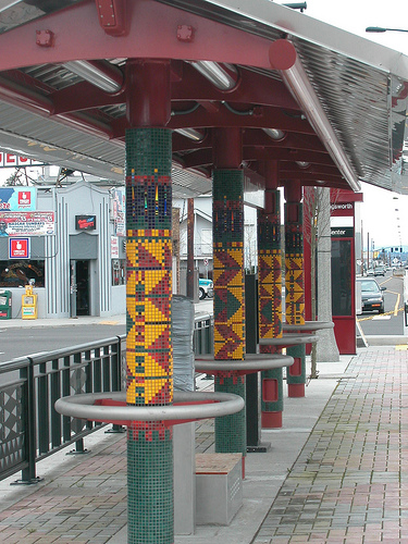 3707482707_6828380e8f Verzierte Säulen an der MAX Yellow Line. Mosaik erinnert an afrikanische Stoffmuster (Foto: TriMet)