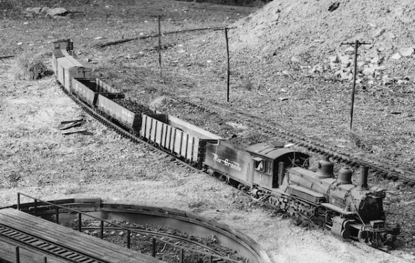 P9237709 (1) Eine K-27 der D&RGW erreicht mit dem kurzen Güterzug Sargent, CO. Foto: F. Weidelich