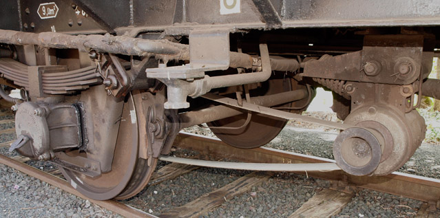 7124262 Strom für die Wagenbeleuchtung durch Rotation, Riemen und Generator (Foto: Weidelich)