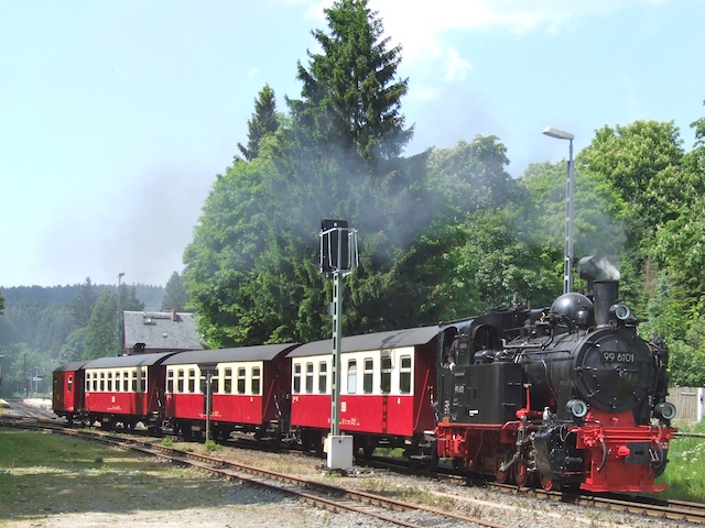 DSCF0691 - 2006-06-14 um 23-54-51 ... sondernd solche Dampfzüge, die Touristen in den Harz locken (Fotos: Weidelich)
